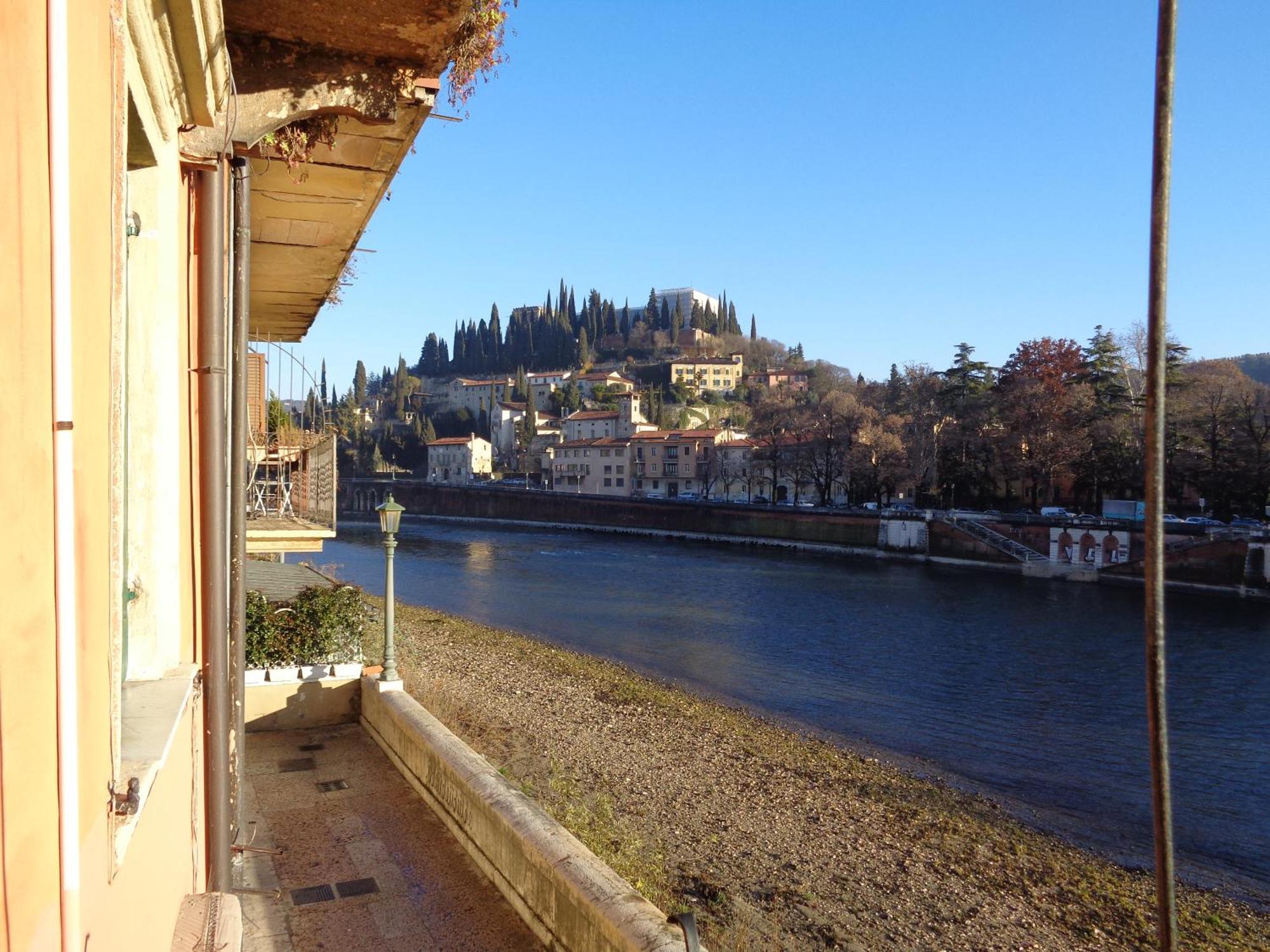 Sottoriva36 Bed & Breakfast Verona Luaran gambar